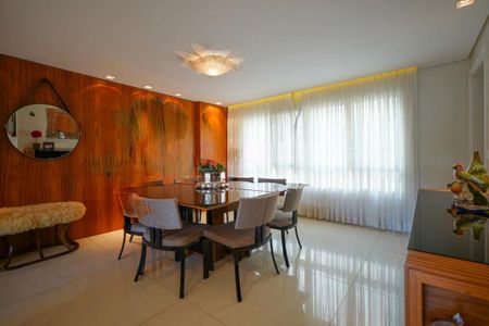 Apartamento à venda com 320m², 4 quartos e 4 vagas
