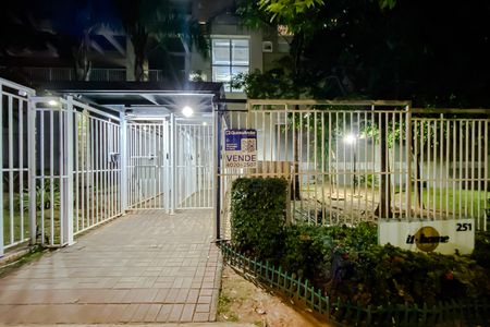 Apartamento à venda com 38m², 1 quarto e 1 vaga Apartamento à venda com 38m², 1 quarto e 1 vagaFachada com Plaquinha