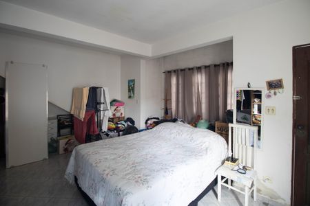 Casa à venda com 250m², 6 quartos e 4 vagas Casa à venda com 250m², 6 quartos e 4 vagasQuarto 1
