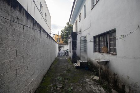 Casa à venda com 250m², 6 quartos e 4 vagas Casa à venda com 250m², 6 quartos e 4 vagasQuintal