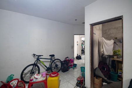 Casa à venda com 250m², 6 quartos e 4 vagas Casa à venda com 250m², 6 quartos e 4 vagasQuarto 4