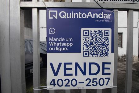 Casa à venda com 250m², 6 quartos e 4 vagas Casa à venda com 250m², 6 quartos e 4 vagasPlaca