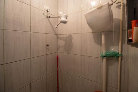 Casa à venda com 250m², 6 quartos e 4 vagas Casa à venda com 250m², 6 quartos e 4 vagasBanheiro casa 2