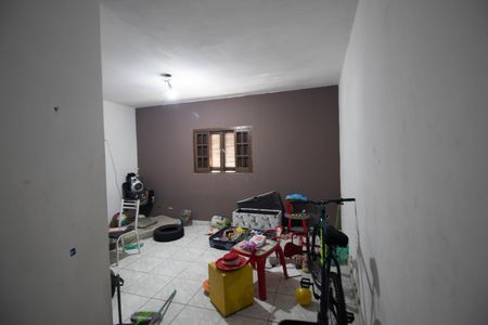 Casa à venda com 250m², 6 quartos e 4 vagas Casa à venda com 250m², 6 quartos e 4 vagasQuarto 4