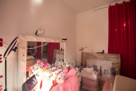 Casa à venda com 250m², 6 quartos e 4 vagas Casa à venda com 250m², 6 quartos e 4 vagasQuarto 2