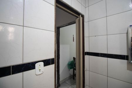 Casa à venda com 250m², 6 quartos e 4 vagas Casa à venda com 250m², 6 quartos e 4 vagasBanheiro 2
