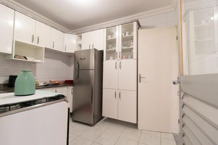 Casa para alugar com 178m², 3 quartos e 2 vagas Casa para alugar com 178m², 3 quartos e 2 vagasCozinha - Armários