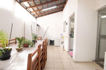 Casa para alugar com 178m², 3 quartos e 2 vagas Casa para alugar com 178m², 3 quartos e 2 vagasÁrea comum - Churrasqueira