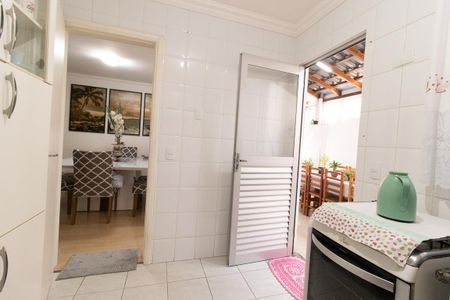 Casa para alugar com 178m², 3 quartos e 2 vagas Casa para alugar com 178m², 3 quartos e 2 vagasCozinha - Armários