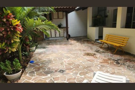 Casa à venda com 250m², 3 quartos e 4 vagas