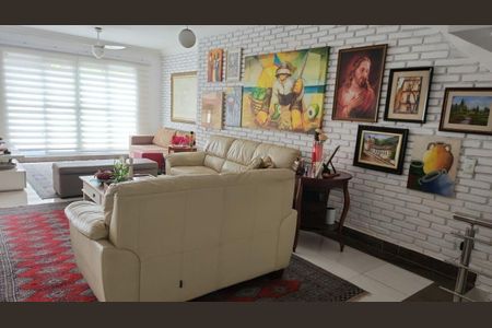 Casa à venda com 3 quartos, 250m² em Paraíso do Morumbi, São Paulo