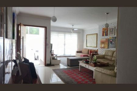 Casa à venda com 250m², 3 quartos e 4 vagas
