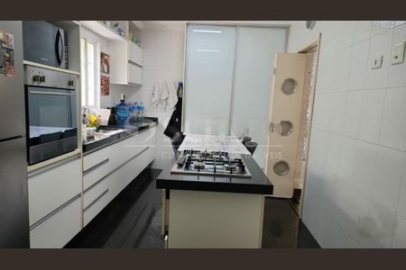 Casa à venda com 250m², 3 quartos e 4 vagas