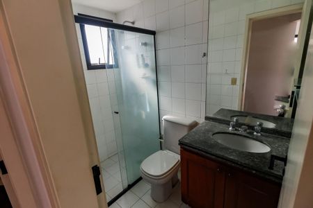 Banheiro de apartamento para alugar com 1 quarto, 50m² em Morumbi, São Paulo