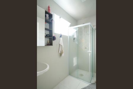 Casa à venda com 120m², 3 quartos e 2 vagasBanheiro