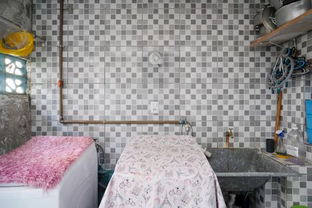 Casa à venda com 120m², 3 quartos e 2 vagasÁrea de serviço