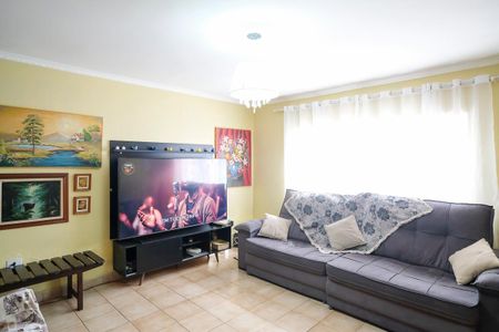 Casa à venda com 120m², 3 quartos e 2 vagasSala