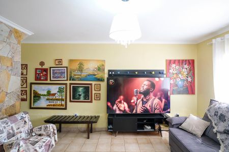 Casa à venda com 120m², 3 quartos e 2 vagasSala