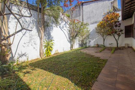Casa à venda com 212m², 4 quartos e 4 vagas
