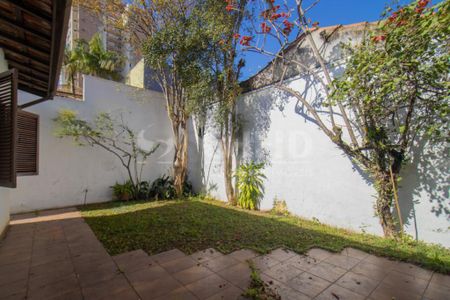 Casa à venda com 212m², 4 quartos e 4 vagas