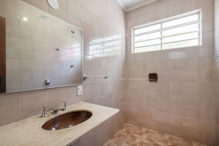 Casa à venda com 212m², 4 quartos e 4 vagas