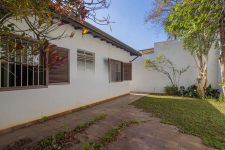Casa à venda com 212m², 4 quartos e 4 vagas