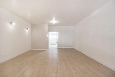 Casa à venda com 212m², 4 quartos e 4 vagas