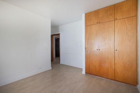Casa à venda com 212m², 4 quartos e 4 vagas