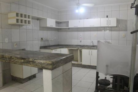 Casa para alugar com 525m², 4 quartos e 2 vagasCozinha 