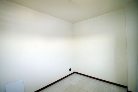 Quarto 2 de apartamento para alugar com 2 quartos, 110m² em Olaria, Rio de Janeiro