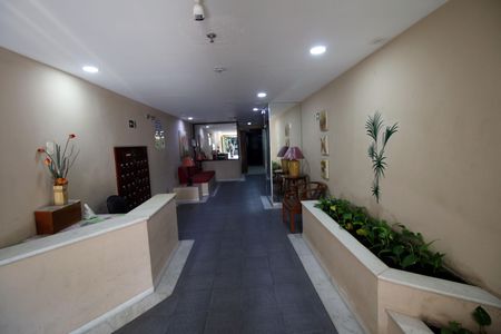 Área comum - Hall de entrada de apartamento para alugar com 2 quartos, 110m² em Olaria, Rio de Janeiro