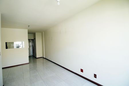Sala de apartamento para alugar com 2 quartos, 110m² em Olaria, Rio de Janeiro