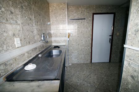 Cozinha de apartamento para alugar com 2 quartos, 110m² em Olaria, Rio de Janeiro