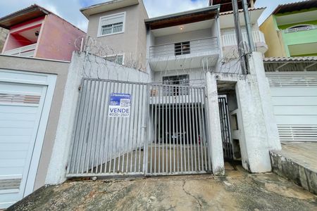 Casa à venda com 220m², 3 quartos e 2 vagasFachada