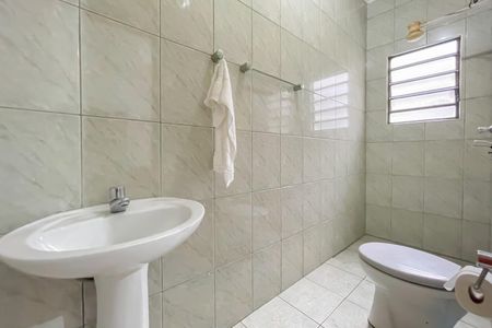 Casa à venda com 220m², 3 quartos e 2 vagasBanheiro da Suíte 2