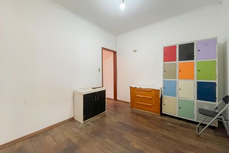 Casa à venda com 220m², 3 quartos e 2 vagasSuíte 2