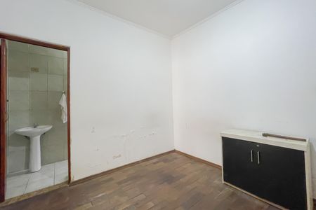 Casa à venda com 220m², 3 quartos e 2 vagasSuíte 2