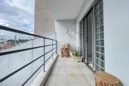 Sacada de casa à venda com 2 quartos, 220m² em Jaguaribe, Osasco