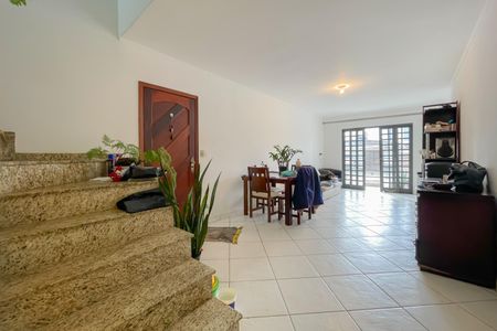 Sala de casa à venda com 2 quartos, 220m² em Jaguaribe, Osasco