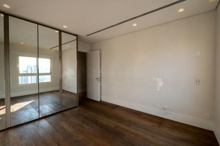 Apartamento à venda com 274m², 5 quartos e 4 vagas