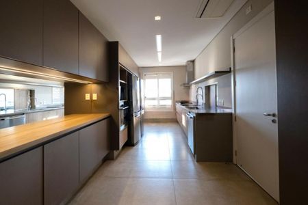 Apartamento à venda com 274m², 5 quartos e 4 vagas