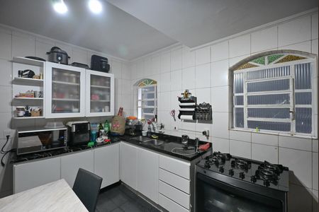 Casa à venda com 125m², 3 quartos e 2 vagasCozinha