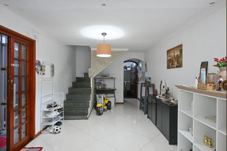 Casa à venda com 125m², 3 quartos e 2 vagasSala