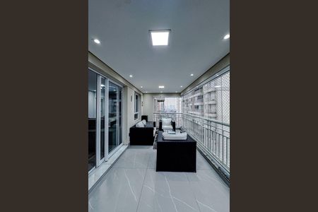 Apartamento para alugar com 126m², 3 quartos e 2 vagas Apartamento para alugar com 126m², 3 quartos e 2 vagasVaranda
