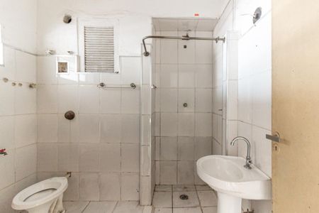 Banheiro de kitnet/studio para alugar com 1 quarto, 29m² em Santa Ifigênia, São Paulo