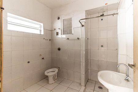 Banheiro de kitnet/studio para alugar com 1 quarto, 29m² em Santa Ifigênia, São Paulo