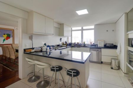 Apartamento à venda com 756m², 5 quartos e 5 vagas