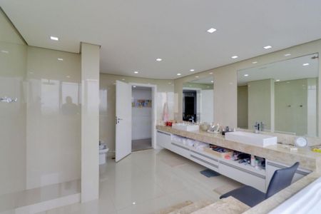 Apartamento à venda com 756m², 5 quartos e 5 vagas