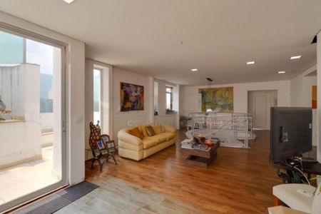 Apartamento à venda com 5 quartos, 756m² em Real Parque, São Paulo