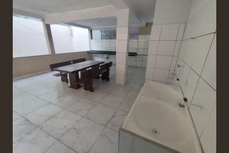Casa para alugar com 160m², 2 quartos e 5 vagas